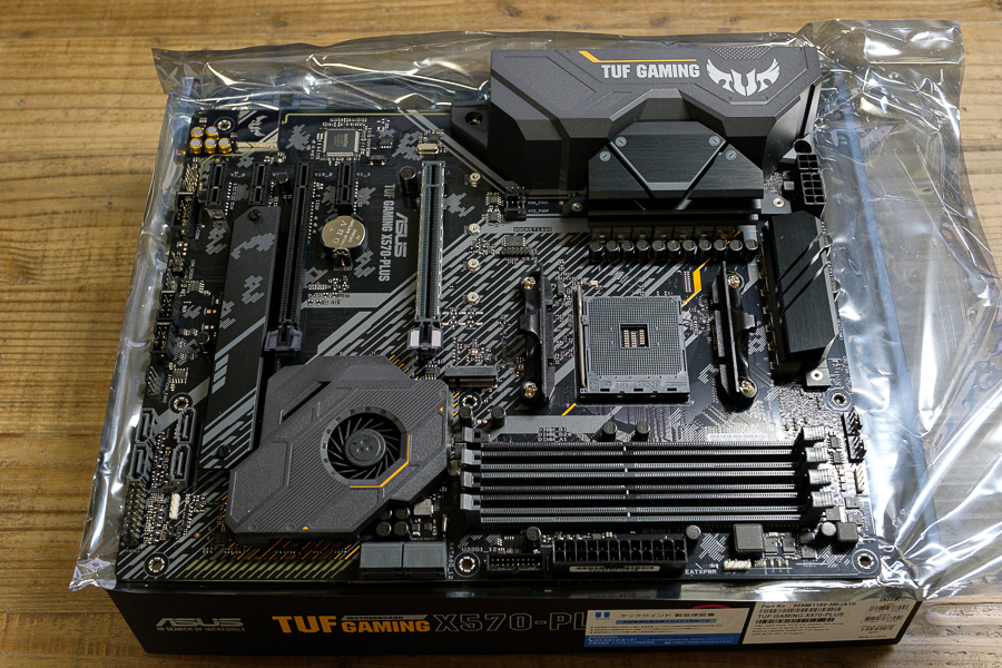 Ryzen7 3700x X570 rx5700xt 一式 写真編集にも使うメインPCを AMD Ryzen 7 3700X ＋ Radeon RX 5700 で