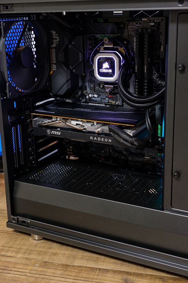 写真編集にも使うメインPCを AMD Ryzen 7 3700X ＋ Radeon RX 5700 で