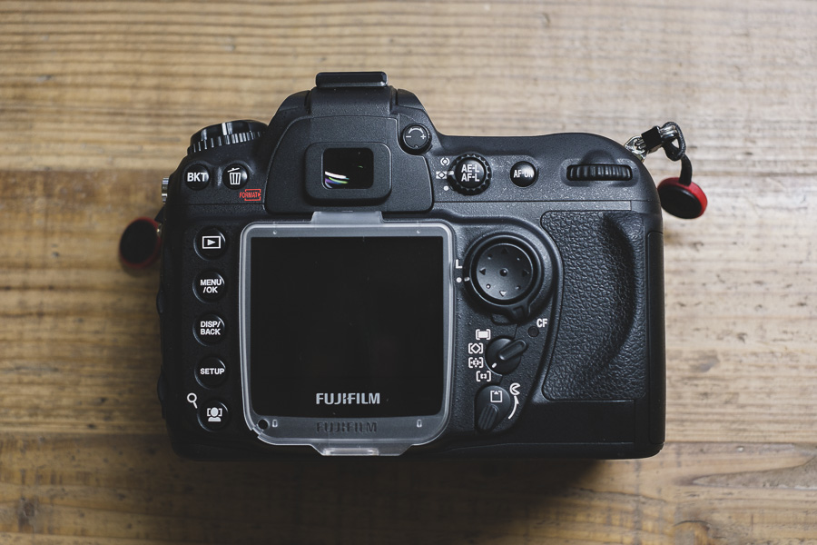 往年の名機 Fujifilm FinePix S5 Pro を入手 ＆ 丸窓化｜FUJI X