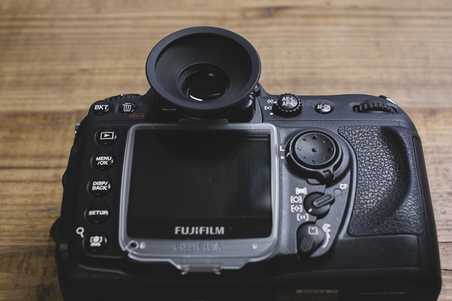 往年の名機 Fujifilm FinePix S5 Pro を入手 ＆ 丸窓化｜FUJI X