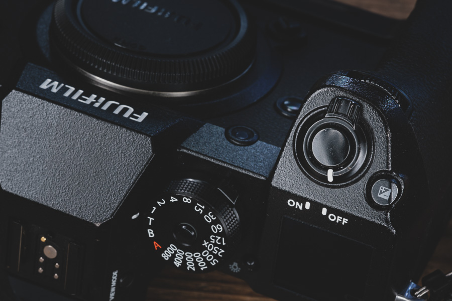 【美品】FUJIFILM X-H1 レンズ付き　シャッター数1500枚未満 FUJIFILM X-H1の出品 | ONE SCENE（ワンシーン）