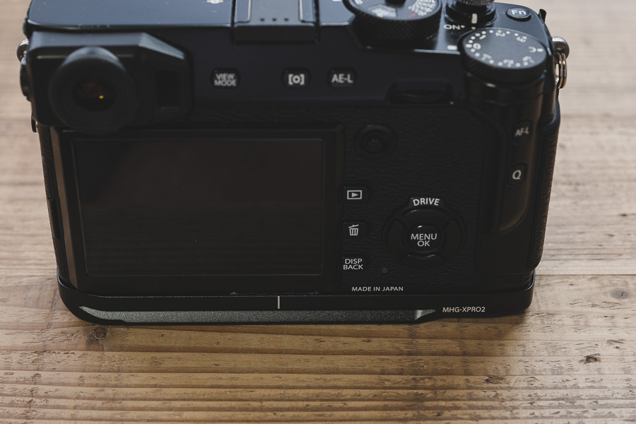 今更だけど X-Pro2 の純正グリップ（MHG-XPRO2）を購入｜FUJI X