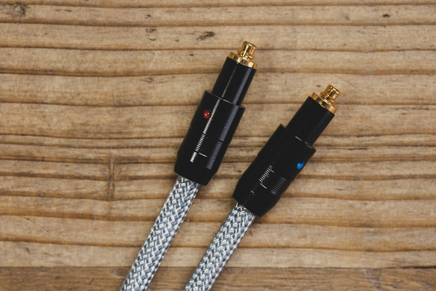 SHURE SRH1540 ヘッドホン　4.4mケーブル 未使用交換パッド SHURE SRH1540 ヘッドホン 4.4mケーブル 未使用交換パッド SHURE