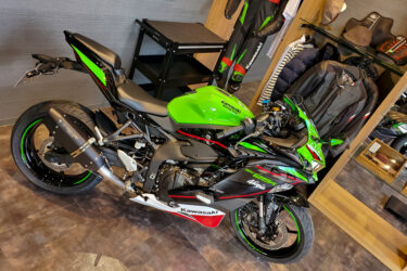 ZX-25R へのタナックス シェルシートバッグMT（MFK-238）の