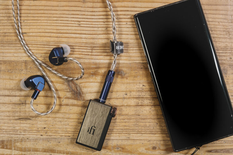 有線イヤホンを高音質で無線化できる iFi audio の「Go Blu」を 