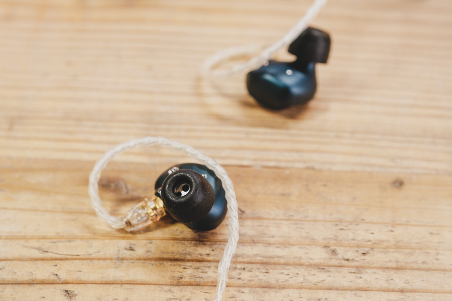 初めての「高級」有線イヤホンは Meze Audio「RAI PENTA」｜FUJI
