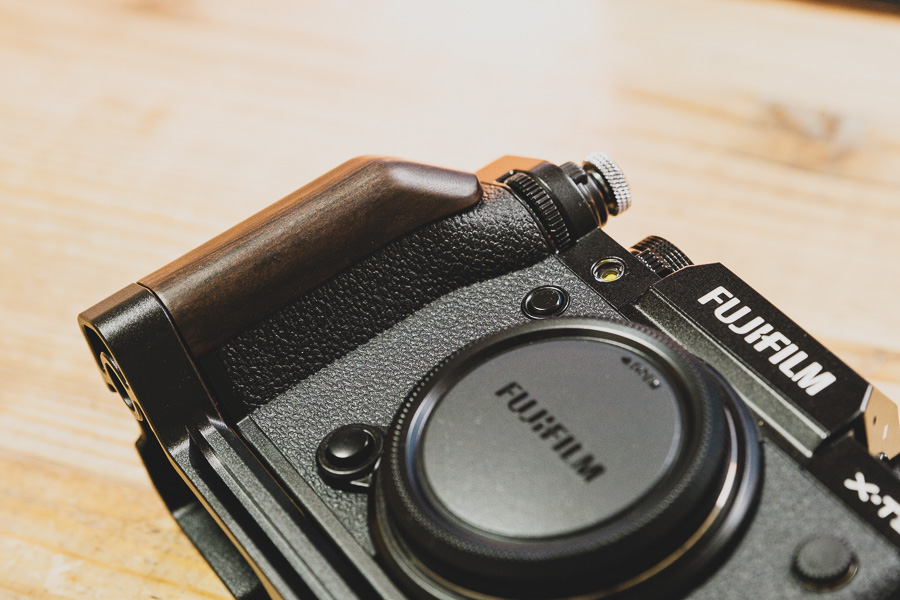 X-T5 に SmallRig のグリップ付きL型ブラケットを購入｜FUJI X がある生活