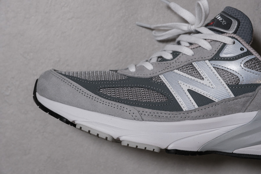 New Balance の中でも最高の履き心地「Made in USA 990 v6 GL6